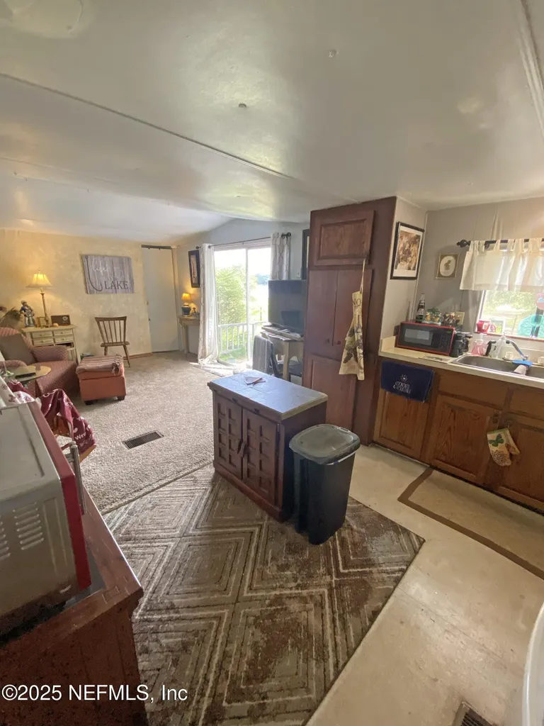 148 Swan Lake Drive Melrose FL 32666