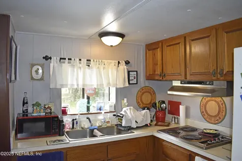 148 Swan Lake Drive Melrose FL 32666