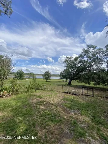 148 Swan Lake Drive Melrose FL 32666