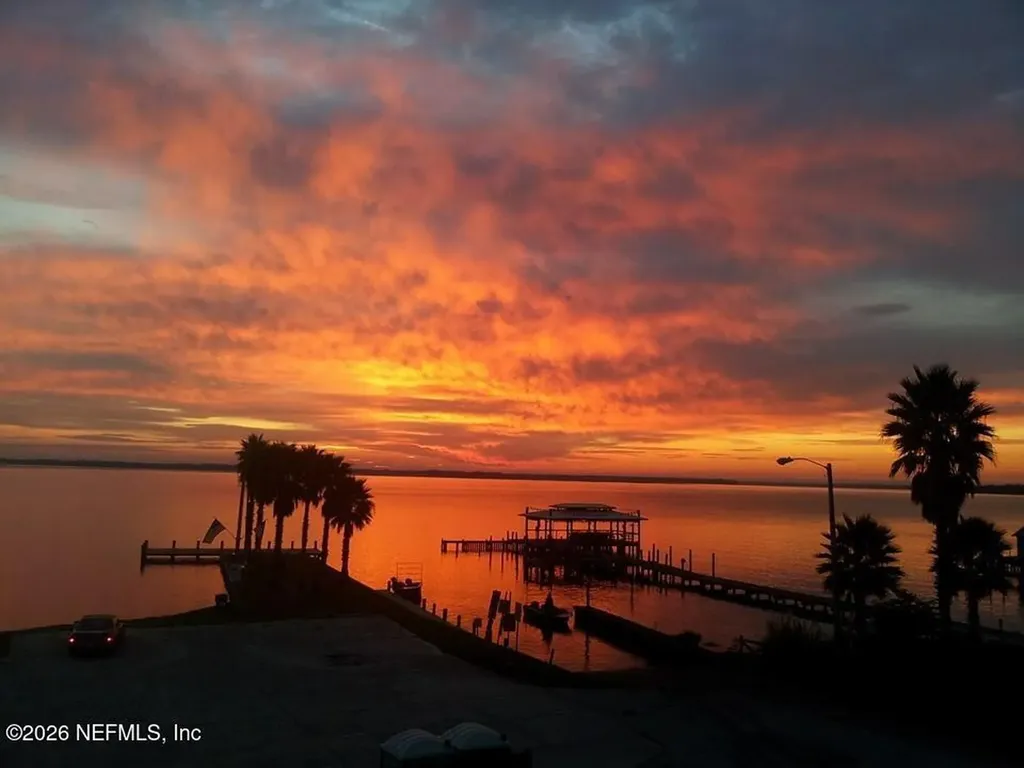 10 Central Avenue Crescent City FL 32112