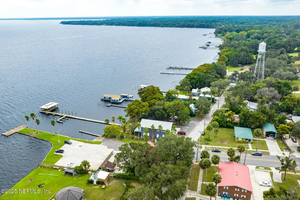 10 Central Avenue Crescent City FL 32112
