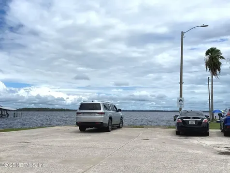 10 Central Avenue Crescent City FL 32112