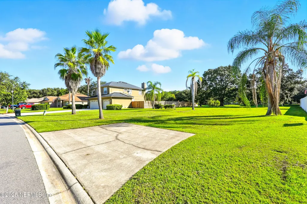 256 Village Green Avenue St. Johns FL 32259