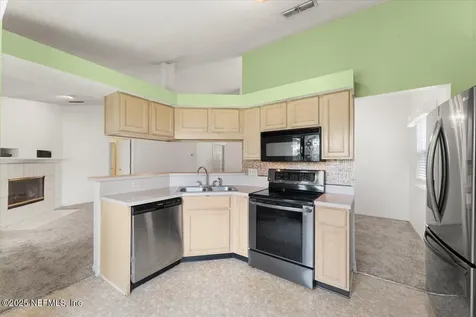 2930 Russell Oaks Drive Green Cove Springs FL 32043
