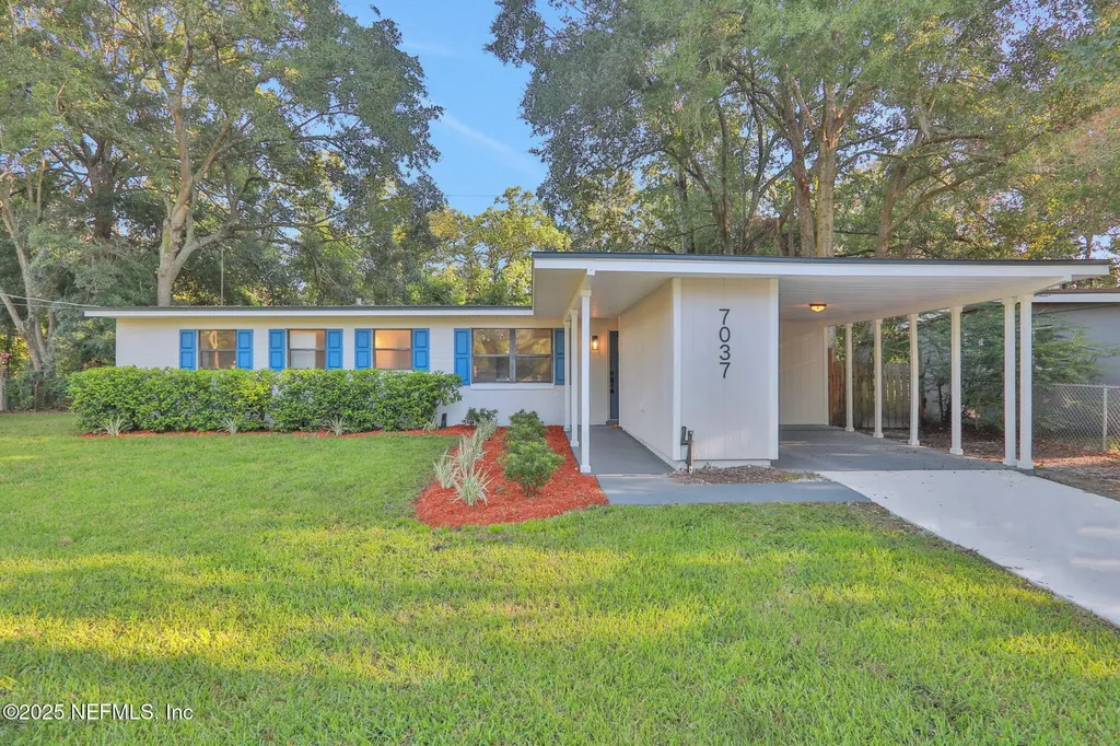 7037 Cherbourg Avenue N Jacksonville FL 32205
