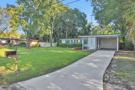 7037 Cherbourg Avenue N Jacksonville FL 32205