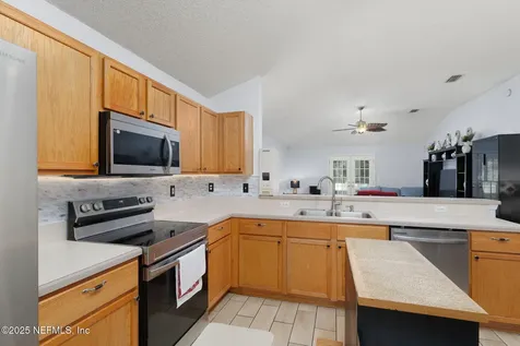 5543 Casavedra Court Jacksonville FL 32244