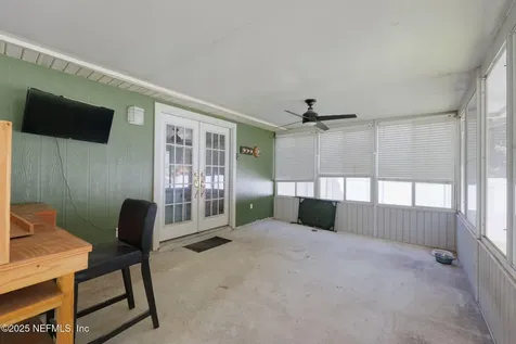 5543 Casavedra Court Jacksonville FL 32244
