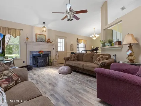 463 Moby Dick Drive N Jacksonville FL 32218