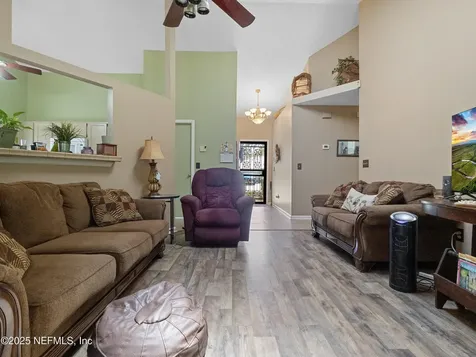 463 Moby Dick Drive N Jacksonville FL 32218