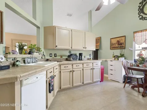 463 Moby Dick Drive N Jacksonville FL 32218