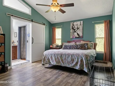 463 Moby Dick Drive N Jacksonville FL 32218