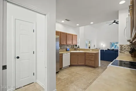 781 Paradise Lane Atlantic Beach FL 32233