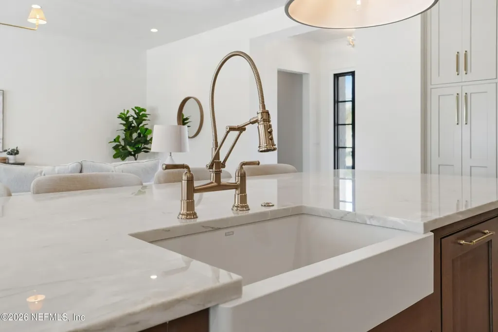 10 Lake Terrace Ponte Vedra Beach FL 32082