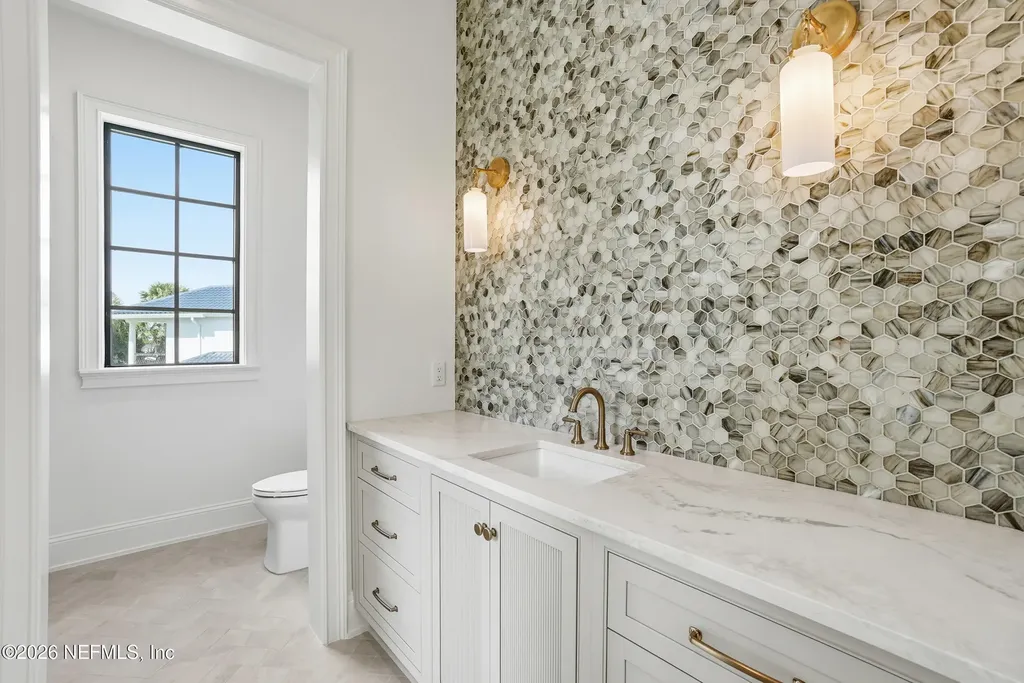 10 Lake Terrace Ponte Vedra Beach FL 32082