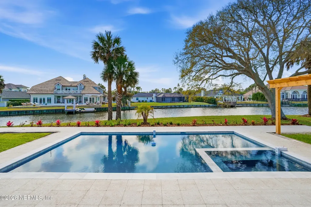 10 Lake Terrace Ponte Vedra Beach FL 32082