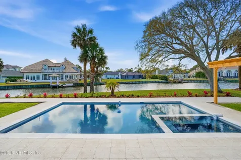 10 Lake Terrace Ponte Vedra Beach FL 32082