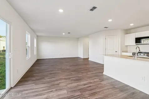15242 Mcmaster Drive Jacksonville FL 32218