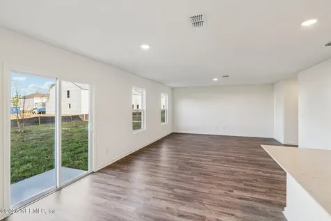 15242 Mcmaster Drive Jacksonville FL 32218