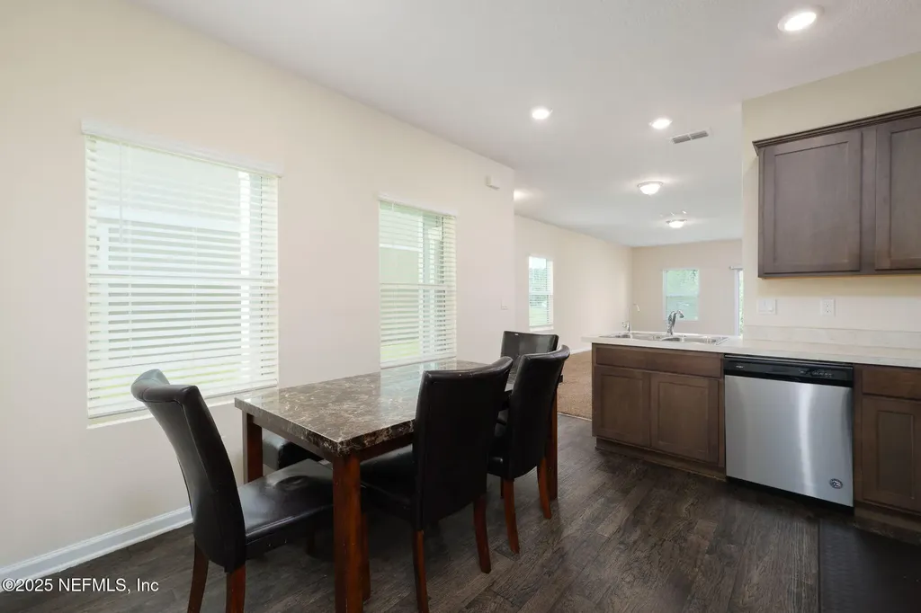 862 Capitol Parkway Jacksonville FL 32218