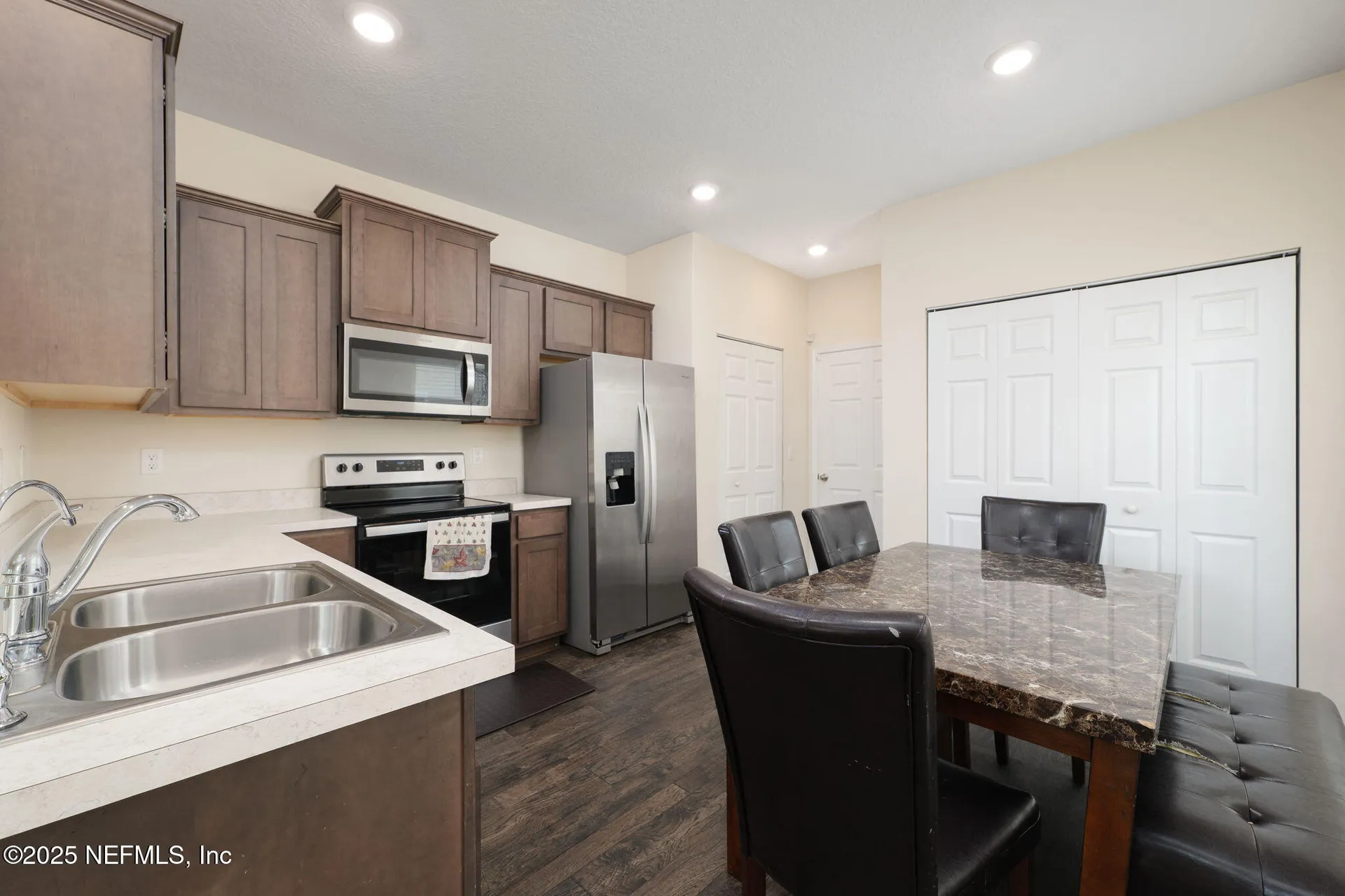862 Capitol Parkway Jacksonville FL 32218