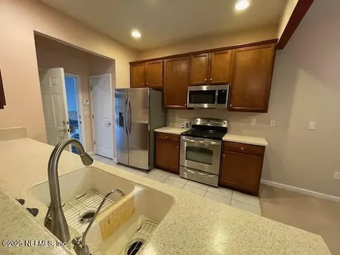 4206 Metron Drive Jacksonville FL 32216