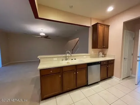 4206 Metron Drive Jacksonville FL 32216