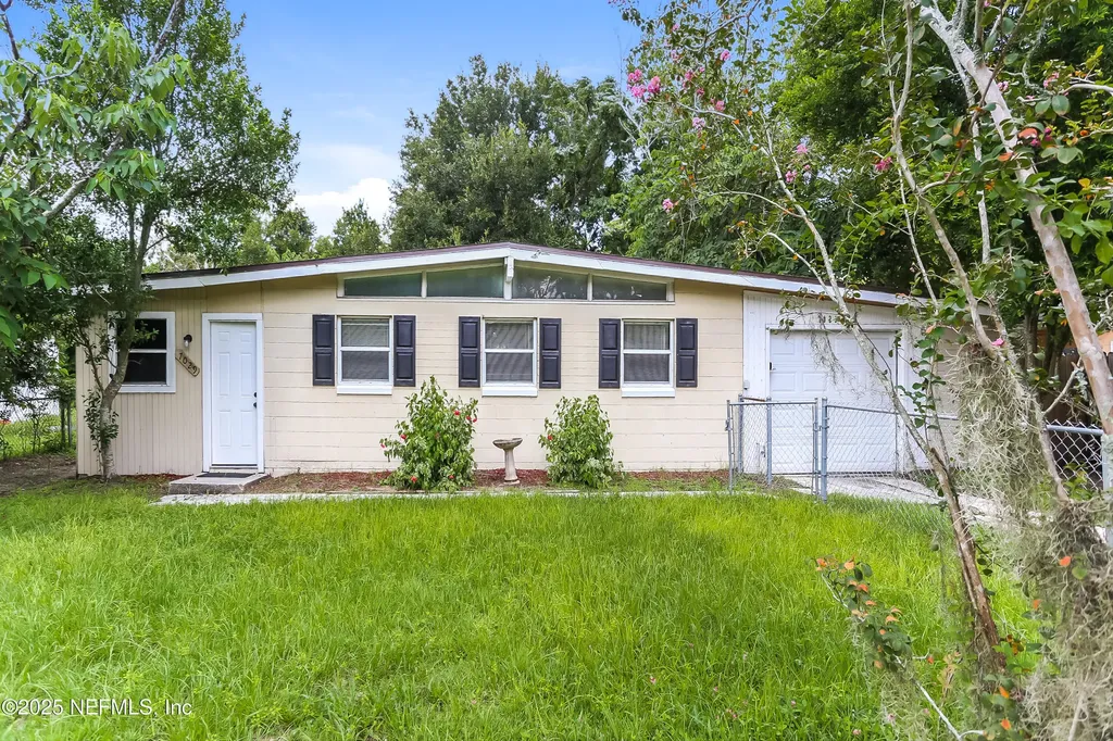 7029 King Arthur Road N Jacksonville FL 32211