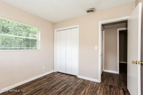 7029 King Arthur Road N Jacksonville FL 32211