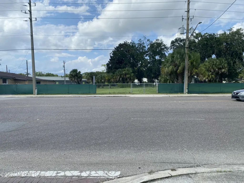 117 & 131 New Berlin Road Jacksonville FL 32218