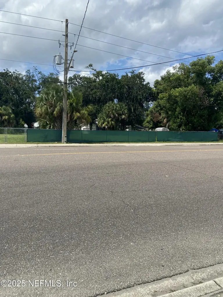 117 & 131 New Berlin Road Jacksonville FL 32218