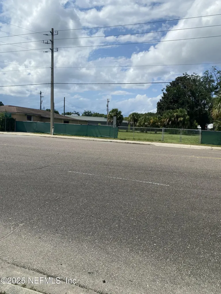 117 & 131 New Berlin Road Jacksonville FL 32218