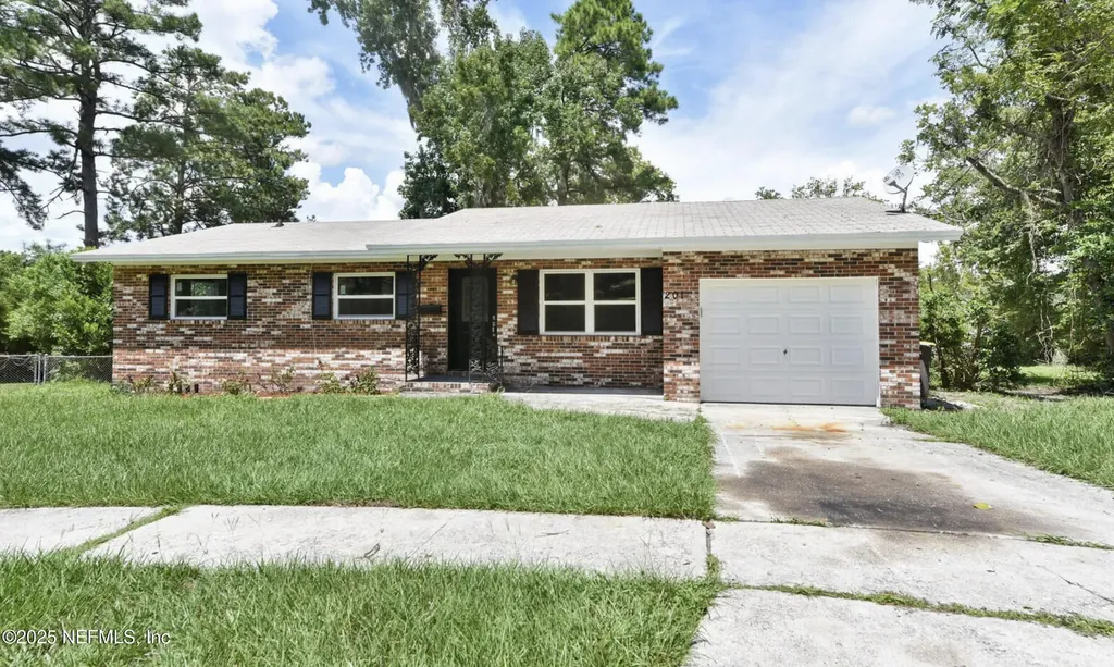 201 Saturn Lane N Orange Park FL 32073