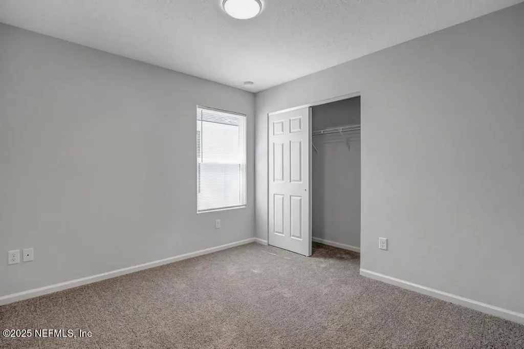 9048 Eaton Avenue Jacksonville FL 32211