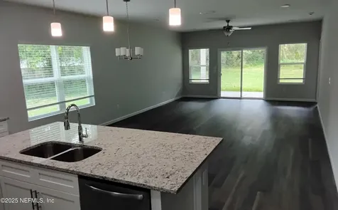 2215 Peach Drive Jacksonville FL 32246