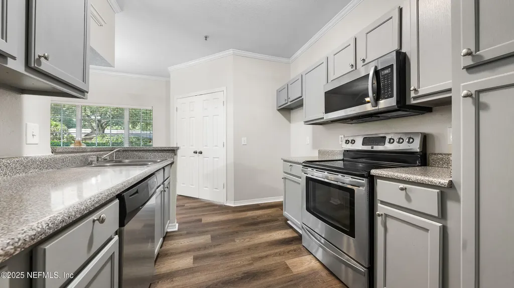 7800 Point Meadows Drive Jacksonville FL 32256