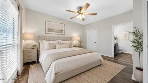 7800 Point Meadows Drive Jacksonville FL 32256