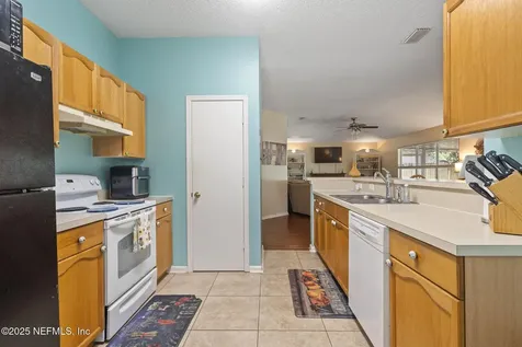 2062 Featherwood Drive W Jacksonville FL 32233
