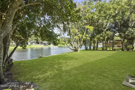 2062 Featherwood Drive W Jacksonville FL 32233