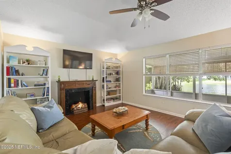 2062 Featherwood Drive W Jacksonville FL 32233