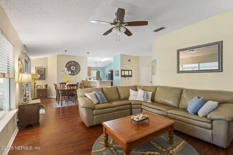 2062 Featherwood Drive W Jacksonville FL 32233