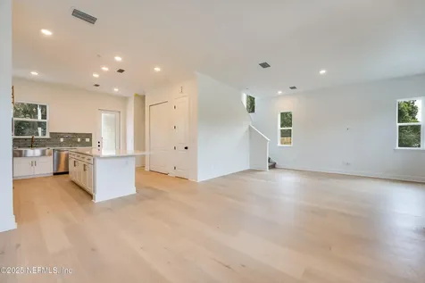 411 E 1st Street Jacksonville FL 32206