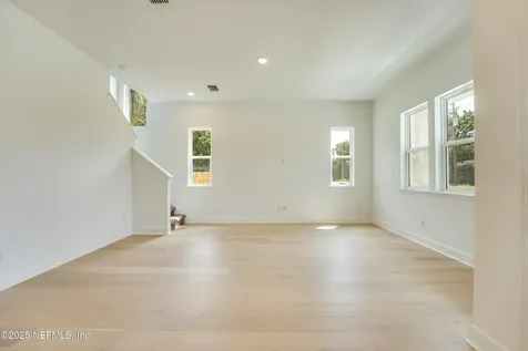 411 E 1st Street Jacksonville FL 32206