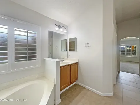680 Lady Lake Road W Jacksonville FL 32218