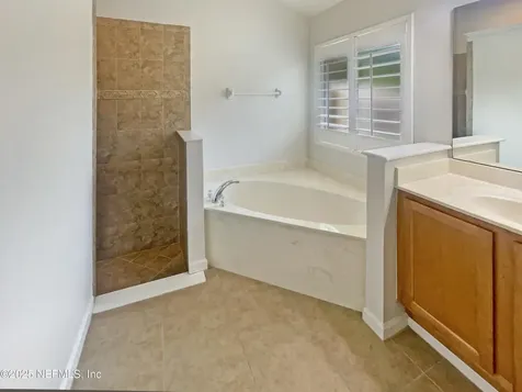 680 Lady Lake Road W Jacksonville FL 32218
