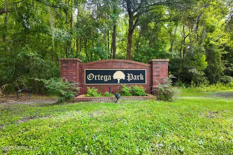 5550 Shady Pine Street S Jacksonville FL 32244