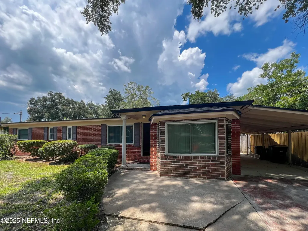 8339 Holly Hill Cove Jacksonville FL 32221