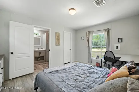1141 Donovan Avenue Interlachen FL 32148