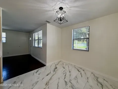 2271 W 10th Street Jacksonville FL 32209