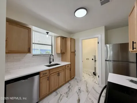 2271 W 10th Street Jacksonville FL 32209